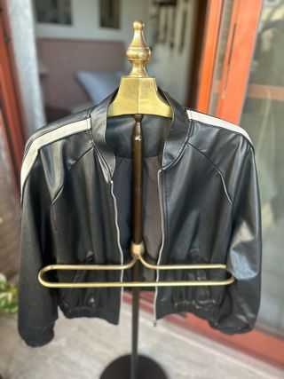 Cazadora Bomber OYSHO,perfecto estado,usada 1 vez