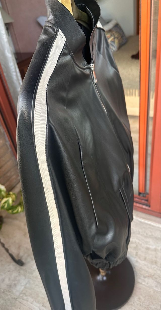 Cazadora Bomber OYSHO,perfecto estado,usada 1 vez