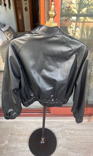 Cazadora Bomber OYSHO,perfecto estado,usada 1 vez