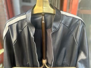 Cazadora Bomber OYSHO,perfecto estado,usada 1 vez