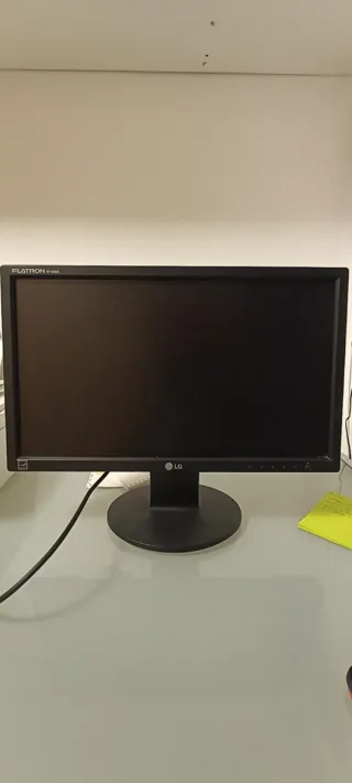 Monitor 17" LG ( no HDMI) SI VGA A HDMI