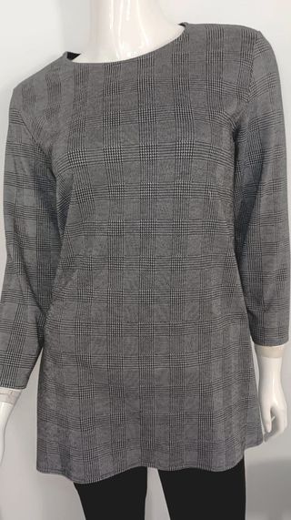 Vestido de manga larga con rayas verticales