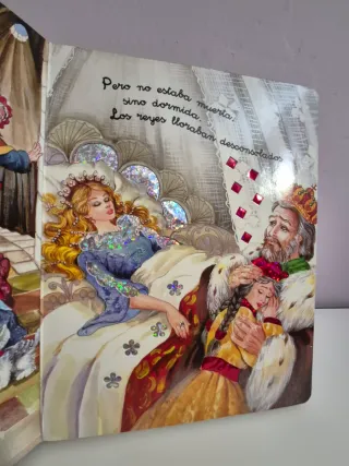 La Bella durmiente (Cuentos rosas brillantes/ Sparkling Roses Tales) (Spanish Edition)