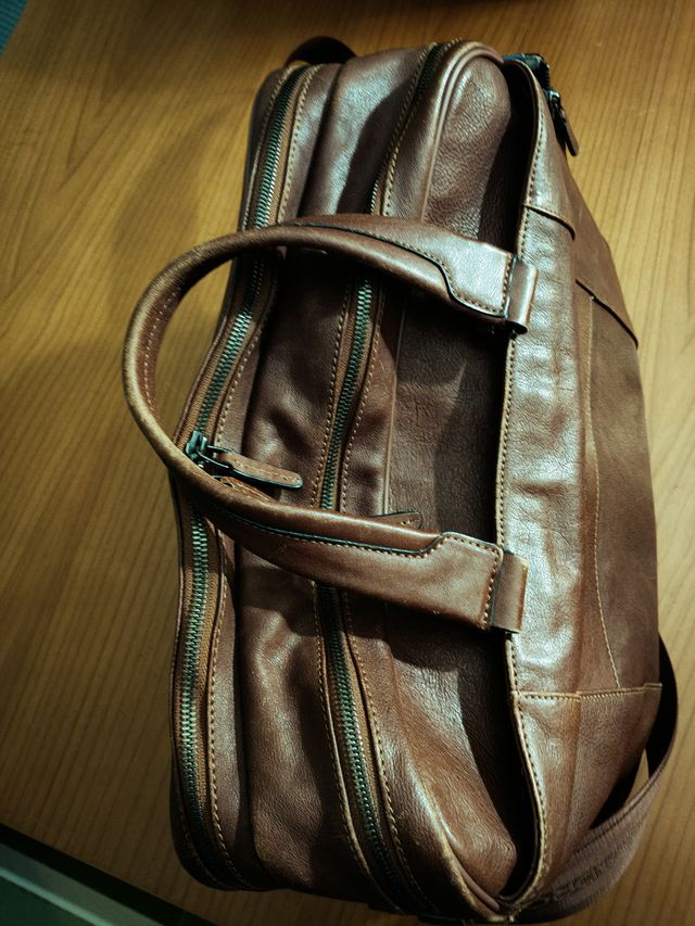 Borsa Piquadro in Pelle Marrone con Porta USB - El