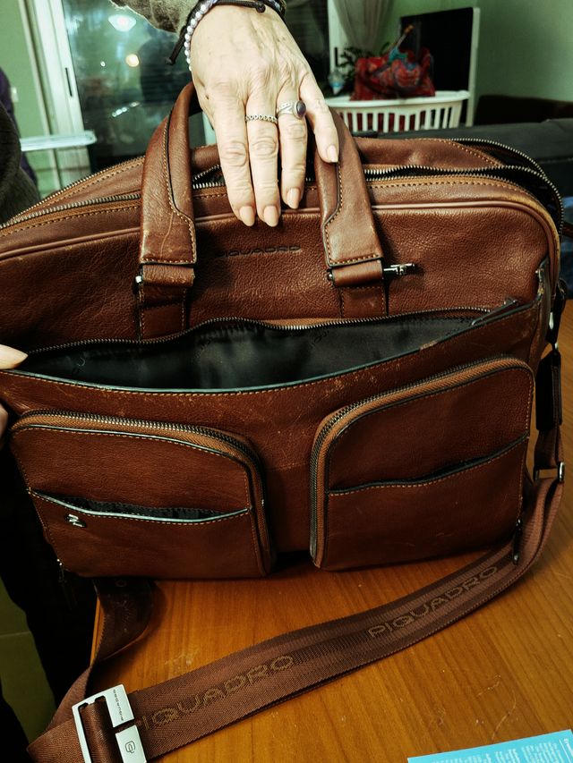 Borsa Piquadro in Pelle Marrone con Porta USB - El