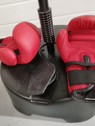 Boxeo niños con guantes marca decathlon