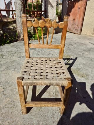 Silla para niño de madera