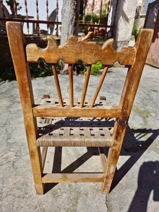 Silla para niño de madera