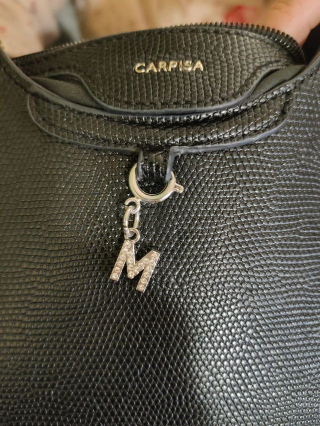 Borsa a spalla nera Carpisa - Elegante e pratica