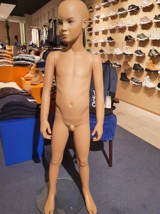 Dois Manequins realistas menino e menina 5/6 anos