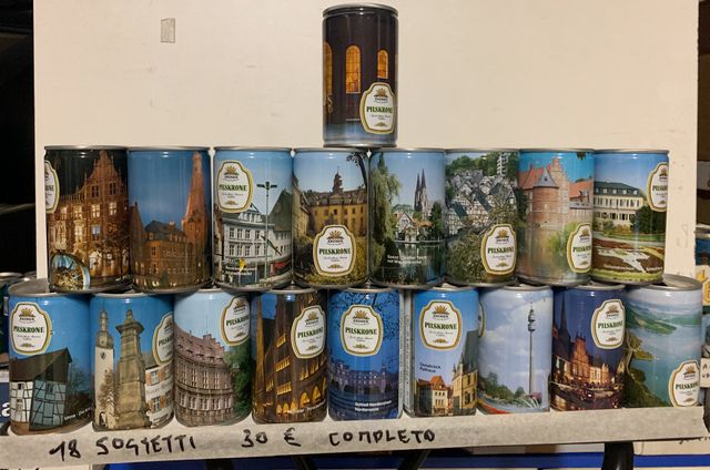 Lattine di birra vuote da collezione
