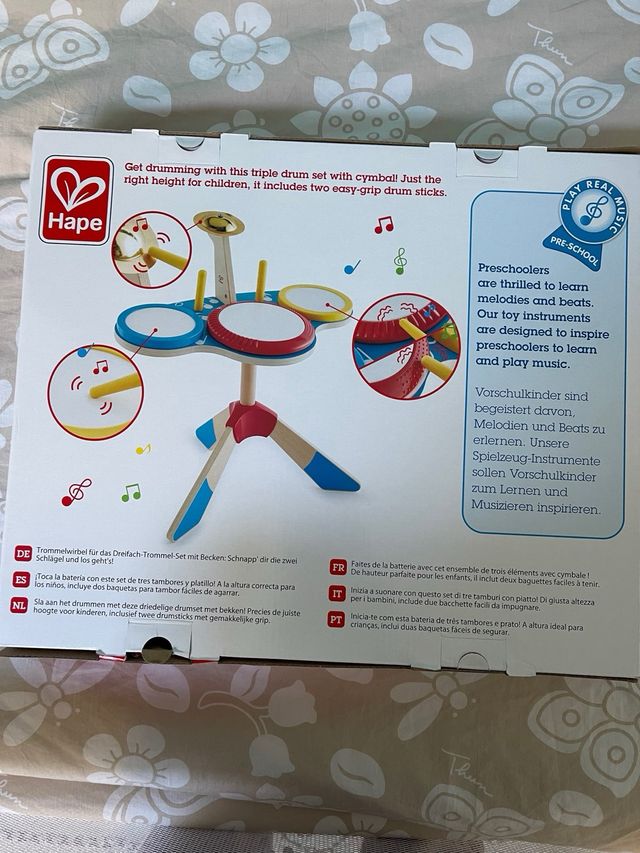 Set batteria e piatti giocattolo