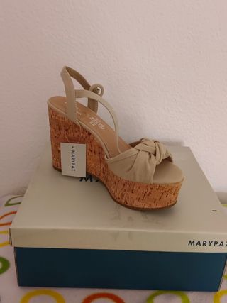 Sandalia plataforma beige 39