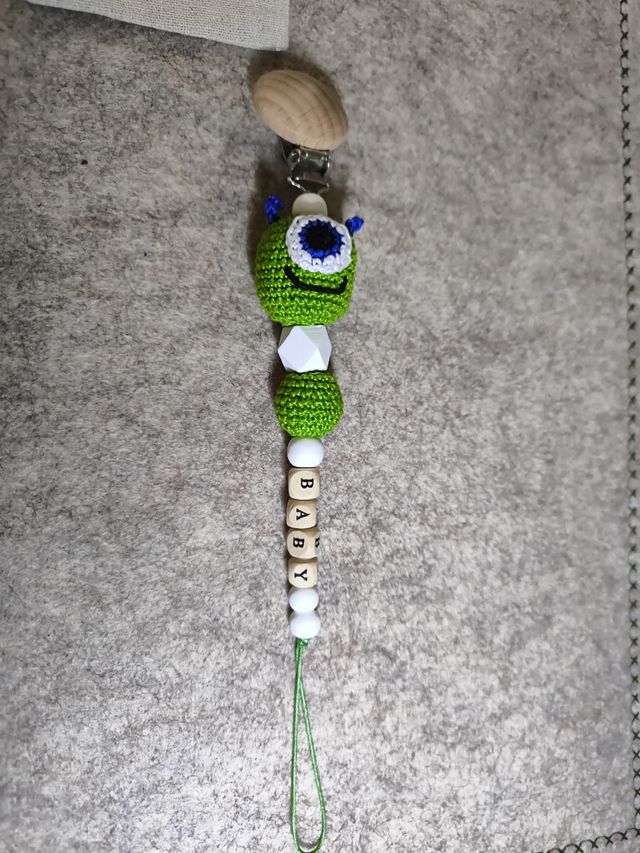 Chupetero de ganchillo