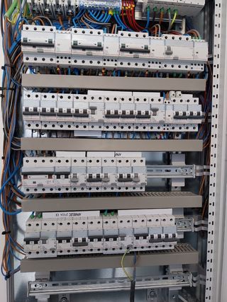  electricista Malaga Marbella
717132611