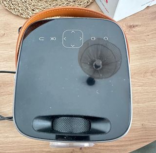 mini proyector portátil con enchufe 