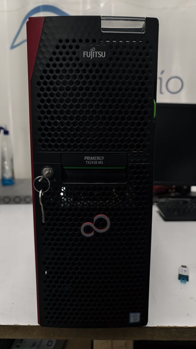 Servidor Fujitsu Primergy RX2550 M5