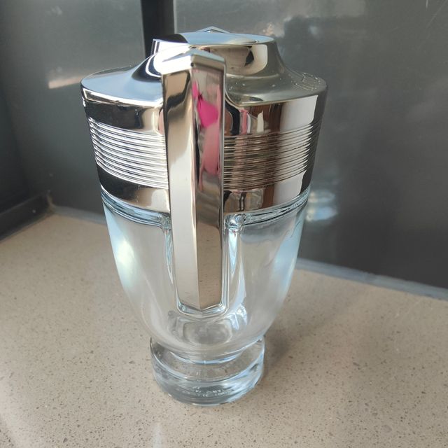 Frasco vacío Invictus de Paco Rabanne