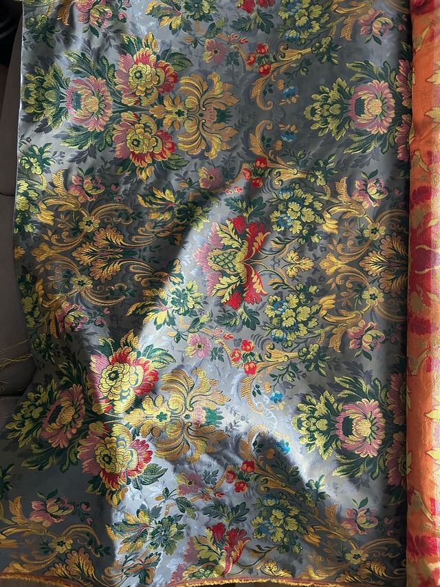 Vendo 2 cortes de telela de fallera