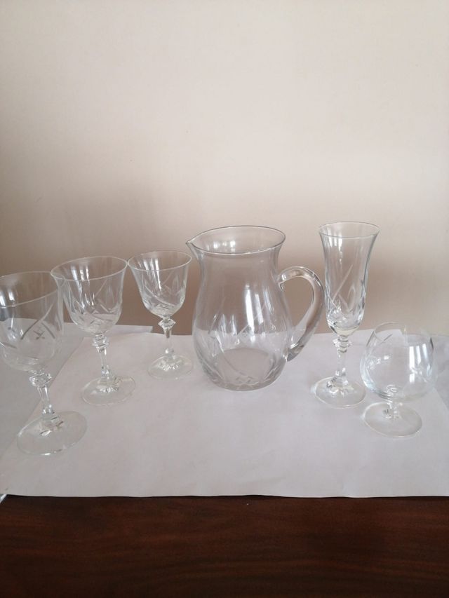 Juego entero de cristalería 61 piezas.