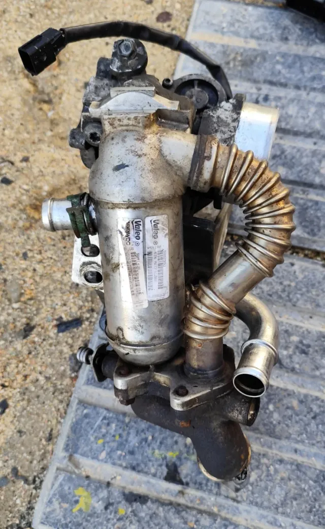 Piezas motor 2.5d Renault master 2