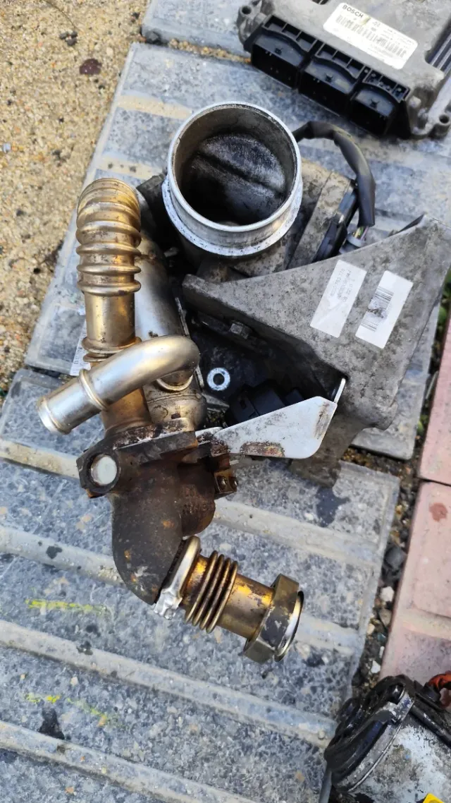 Piezas motor 2.5d Renault master 2