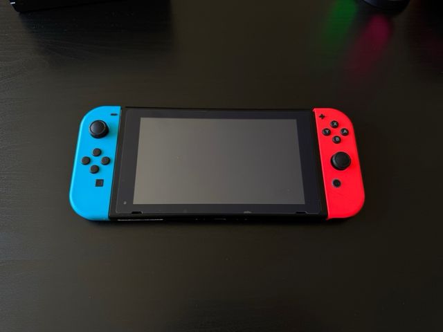 Nintendo Switch + Full Kit