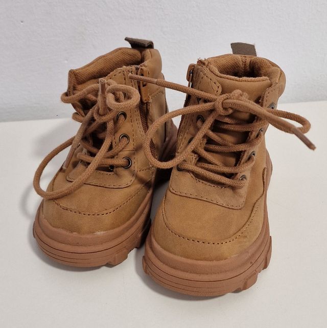 Botas marrones zara número 19