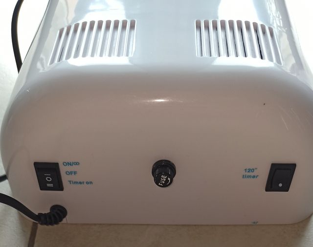 Lampada UV per unghie professionale