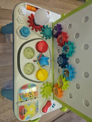 Mesa actividades Baby Einstein