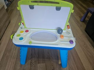 Mesa actividades Baby Einstein