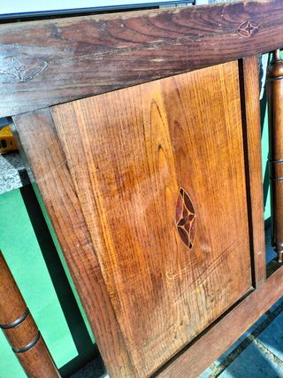 Cabecero de cama antigua