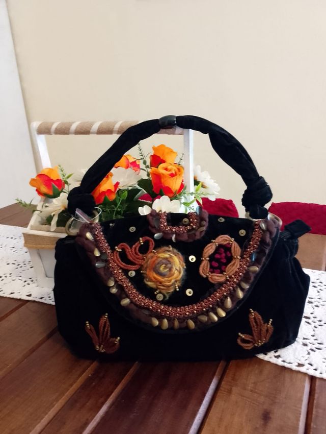 Borsa nuova con cartellino