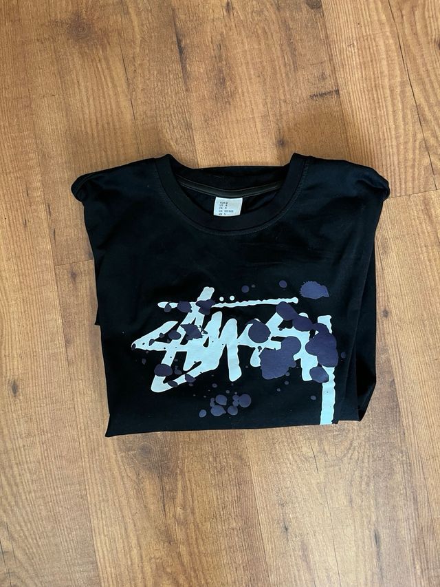 Camiseta negra stussy