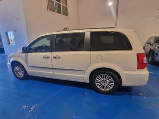 Lancia Voyager 2012