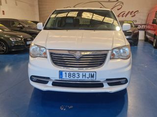 Lancia Voyager 2012