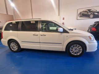 Lancia Voyager 2012