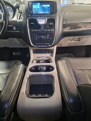 Lancia Voyager 2012