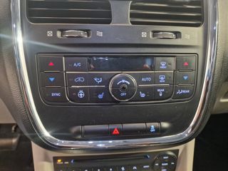 Lancia Voyager 2012