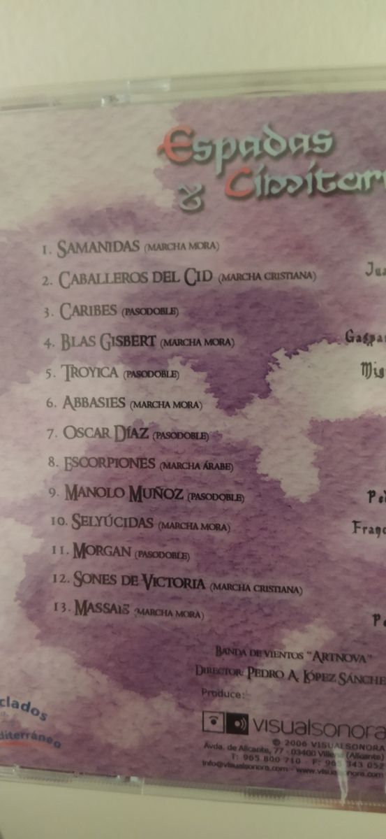 ESPADAS Y CIMITARRAS