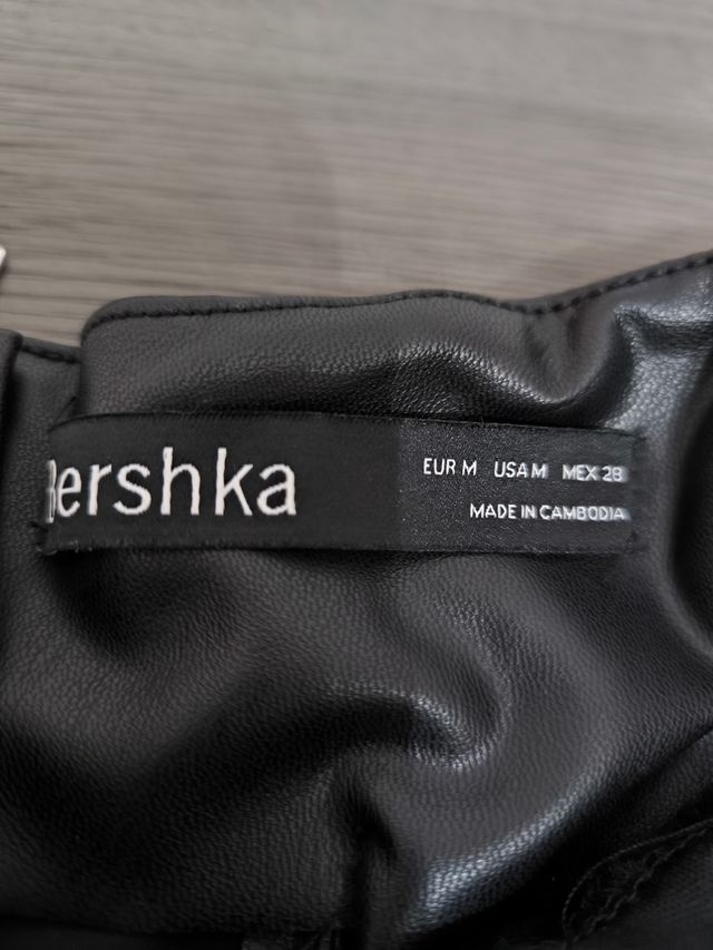 Vestido mini de piel Bershka 