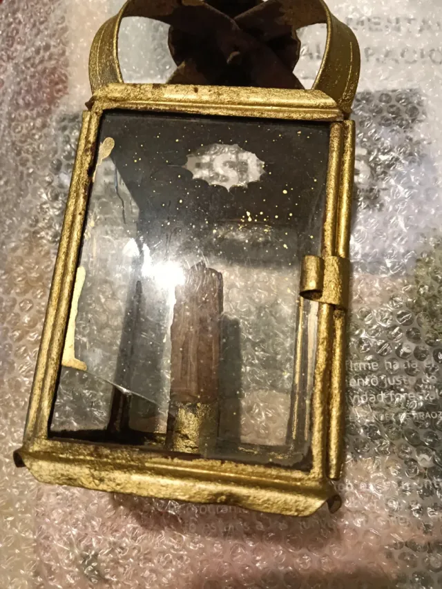 Piccola lanterna antica