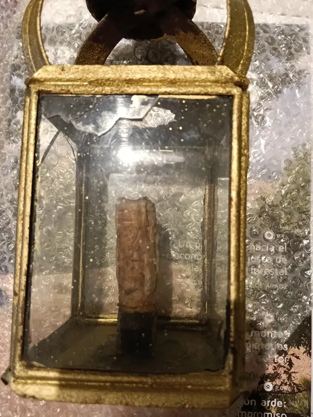 Piccola lanterna antica