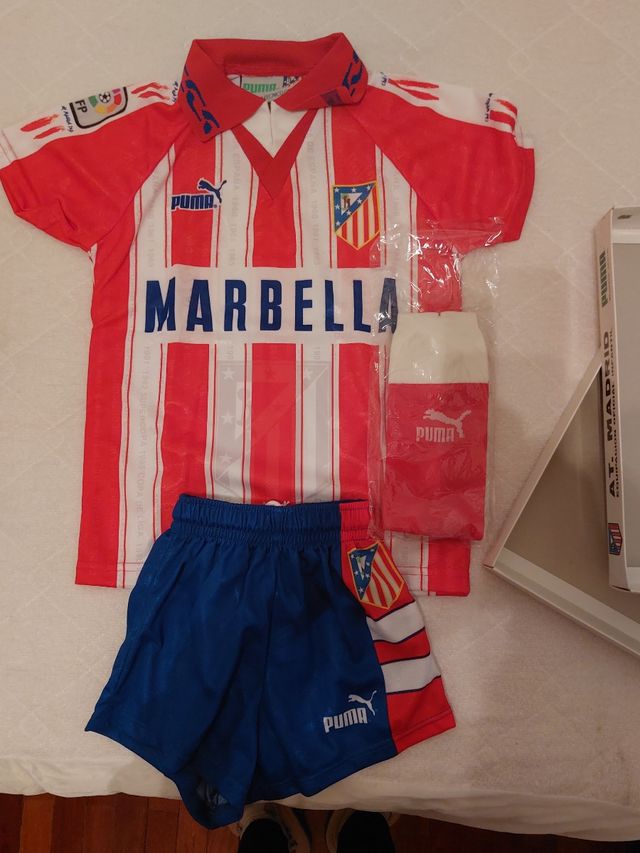 Equipación niño fútbol At de Madrid