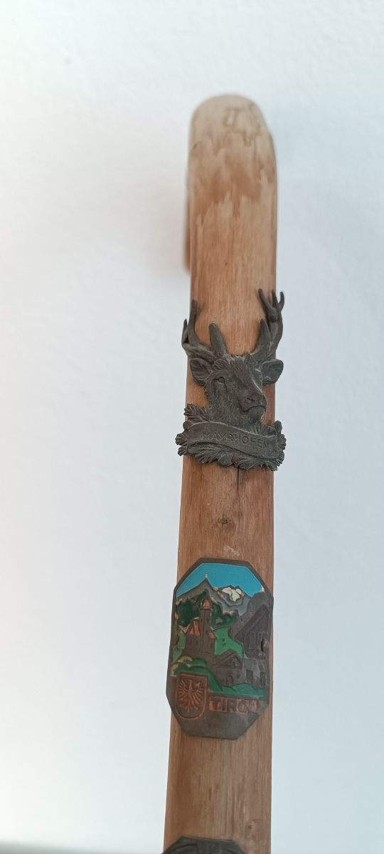 Bastón de senderismo alemán antiguo