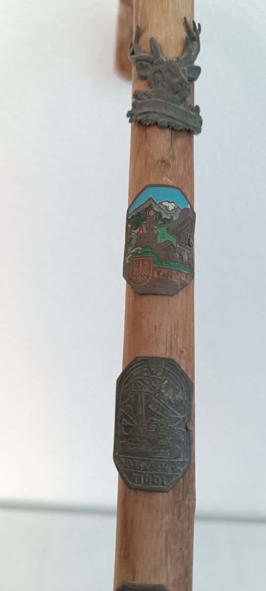 Bastón de senderismo alemán antiguo