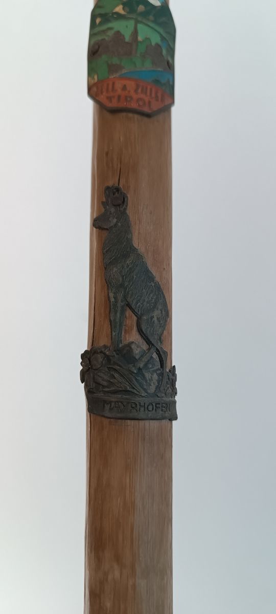 Bastón de senderismo alemán antiguo