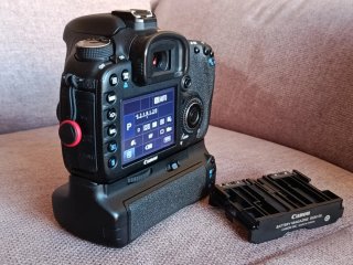 Canon EOS 7D + Grip Canon BG-E7