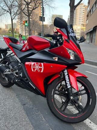 MOTO YAMAHA YZF R125 Carnet tipo A1, A2 y B