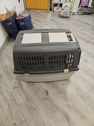 Trasportin de perro grande.